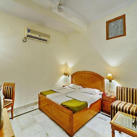 Mahalaxmi Plaza Hotel Faridabad Esterno foto